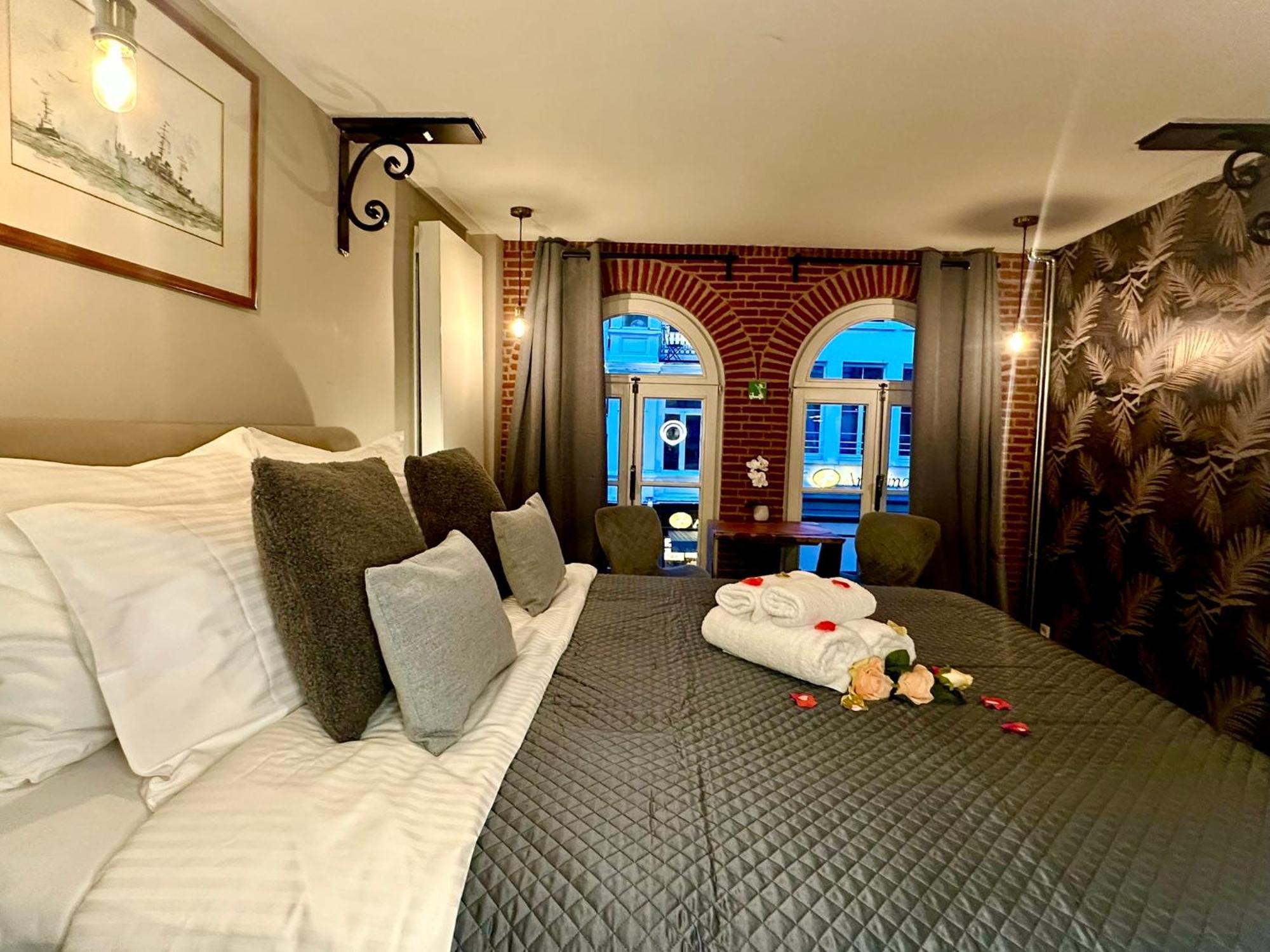 Luxury Suites Historic Center By Rikas Hotels Amberes Exterior foto